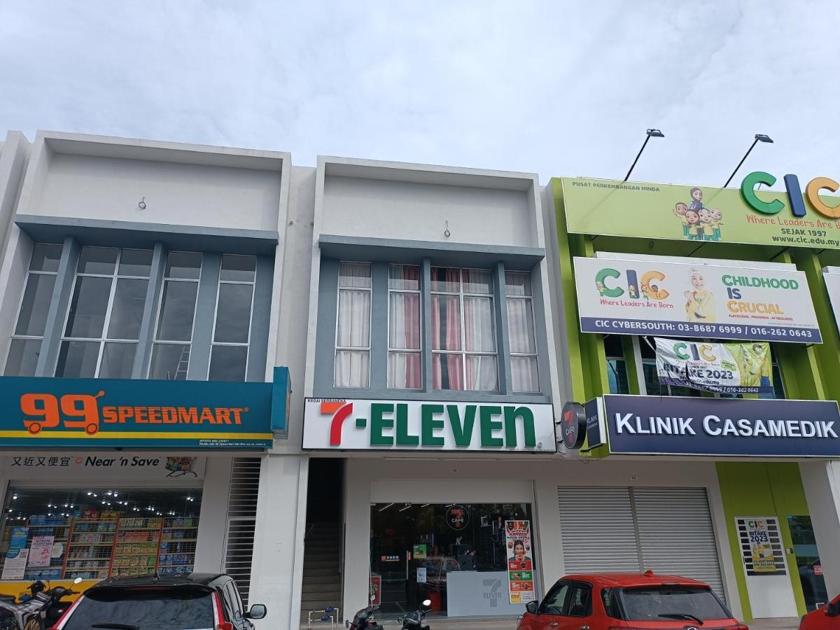 Aisy Homestay Putrajaya Cyberjaya Klia كامبونج دنغكيل المظهر الخارجي الصورة